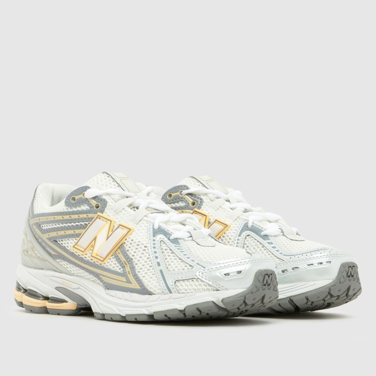 New Balance 1906 in Silver Multi New Balance 1906 8
