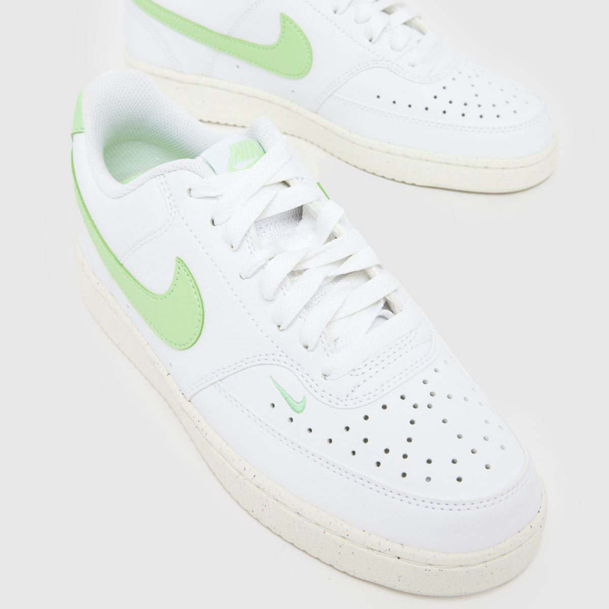 Nike Court Vision in White & Green Nike Court Vision 4