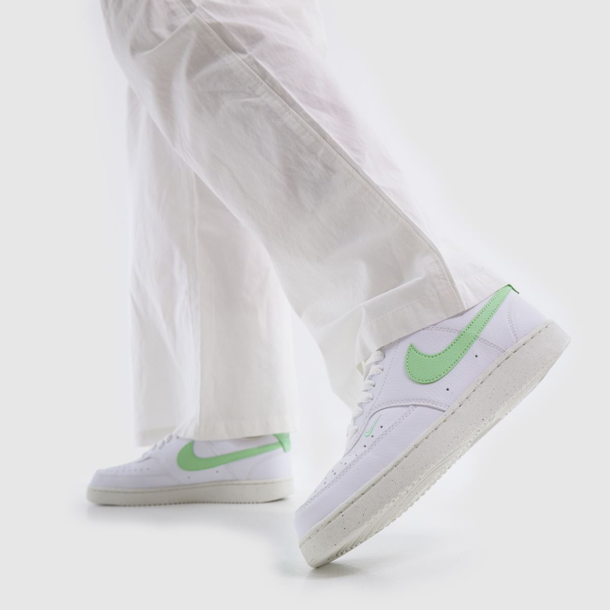 Nike Court Vision in White & Green Nike Court Vision 8