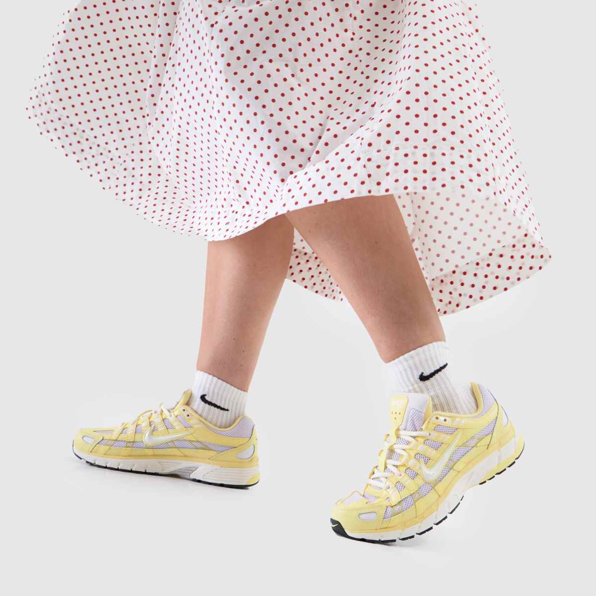 women's nike yellow trainers