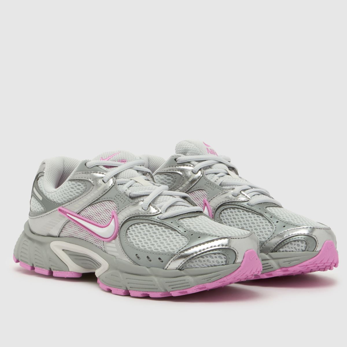Nike V5 RNR in Grey Multi Nike V5 RNR 3