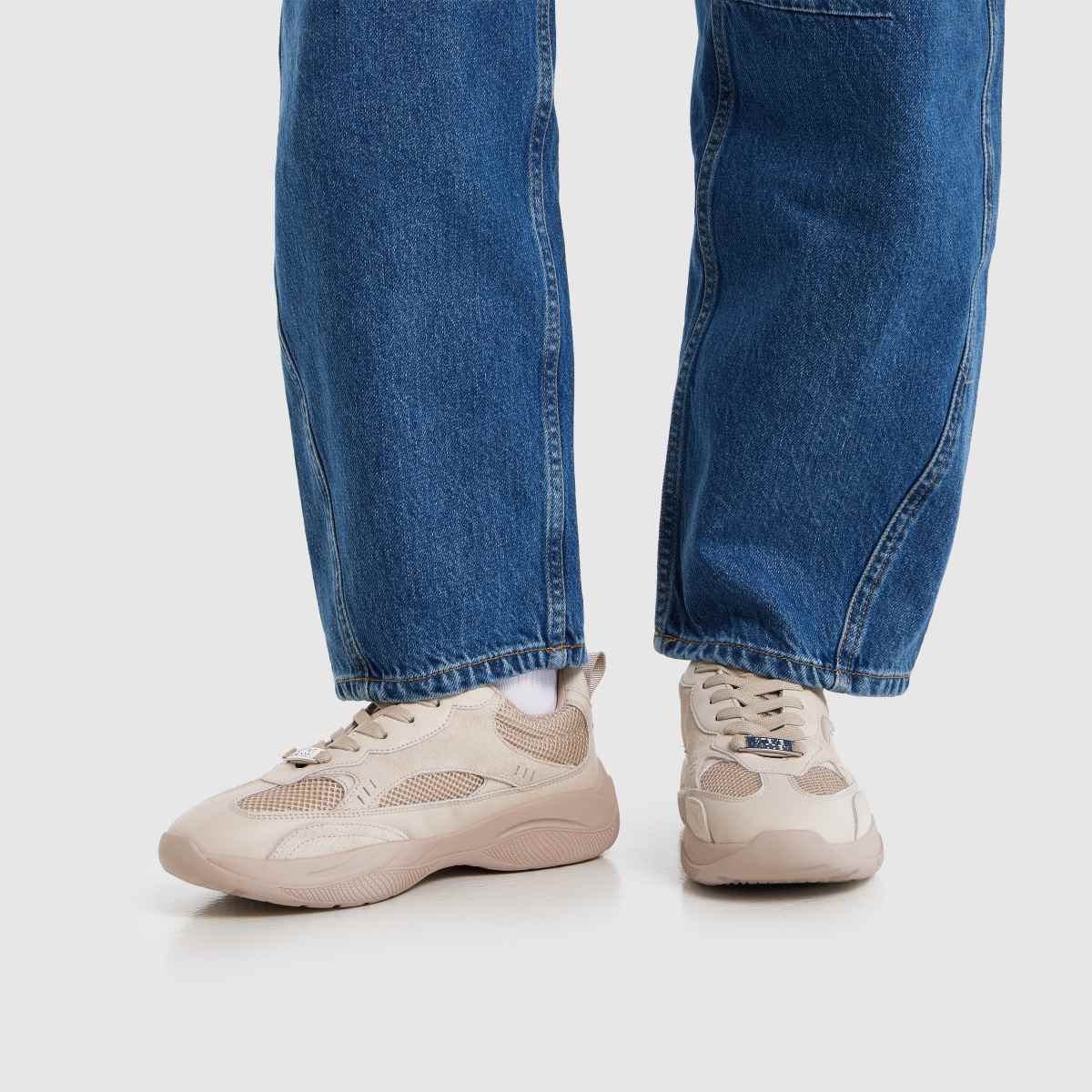Steve Madden Premio in Taupe Steve Madden Premio 8