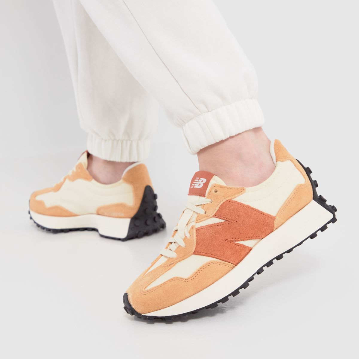 Womens Beige New balance 327 Trainers 