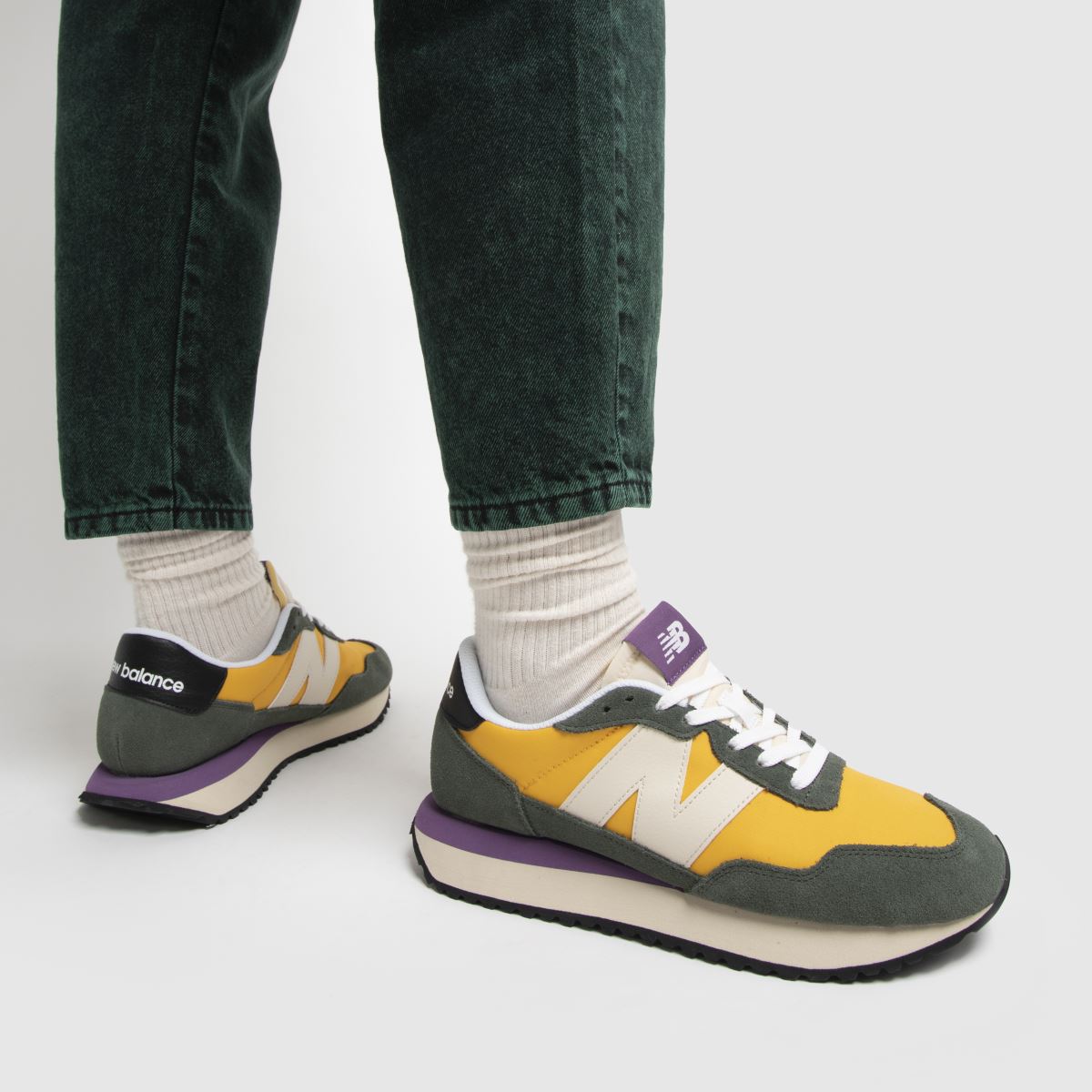 new balance gold trainers