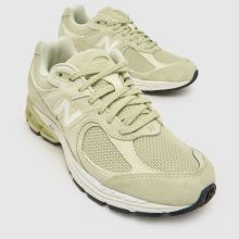 New Balance 2002 in Pale Yellow New Balance 2002,3 of 4