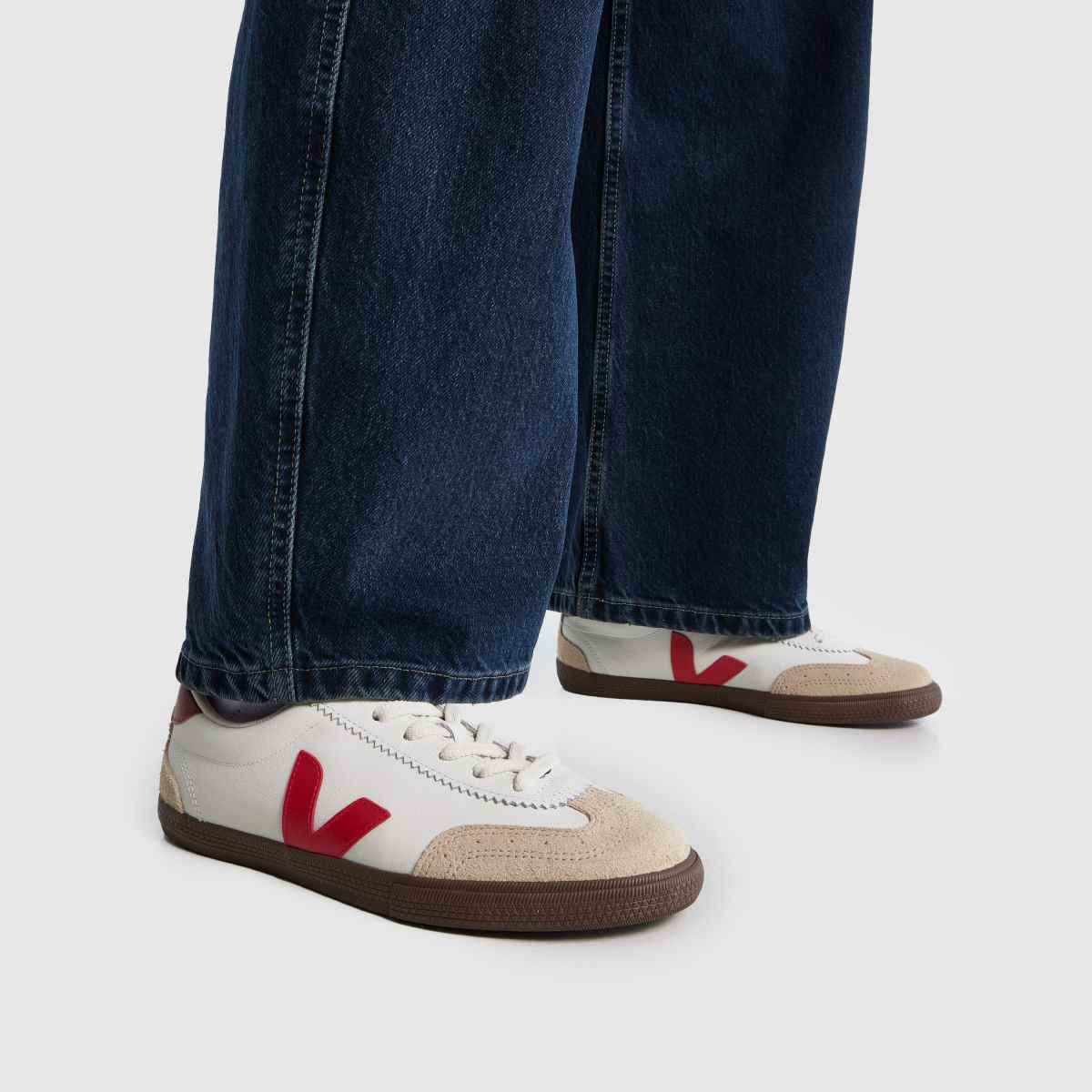 VEJA Volley in White & Red VEJA Volley 8