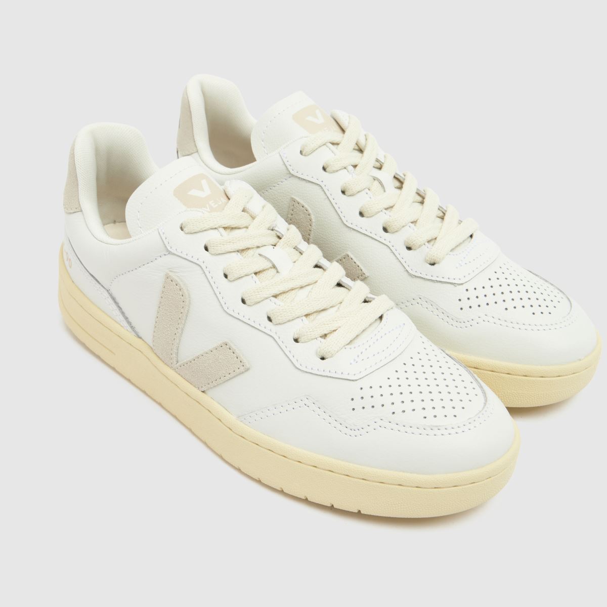 VEJA V-90 in Beige Multi VEJA V-90 4