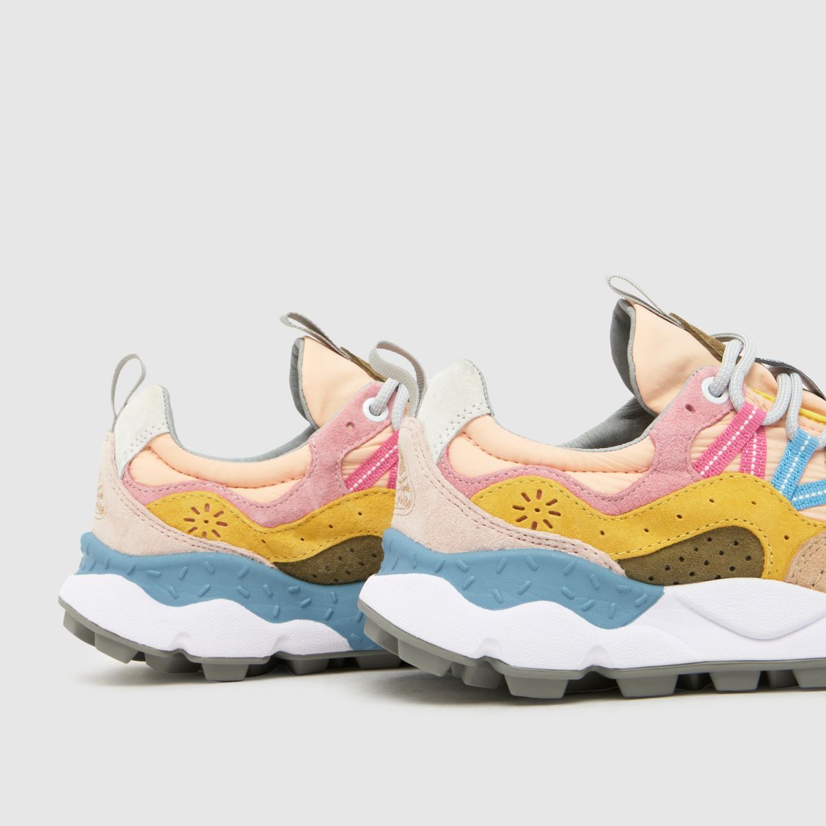 FLOWER MOUNTAIN Yamano 3 in Beige Multi FLOWER MOUNTAIN Yamano 3 7