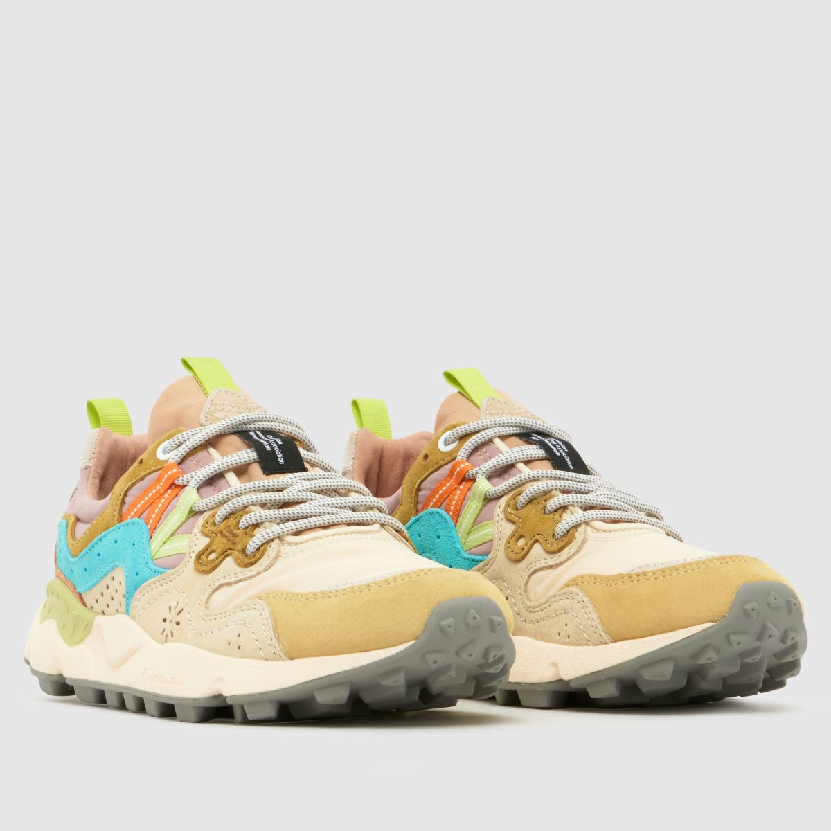 FLOWER MOUNTAIN Yamano 3 in Stone Multi FLOWER MOUNTAIN Yamano 3 3