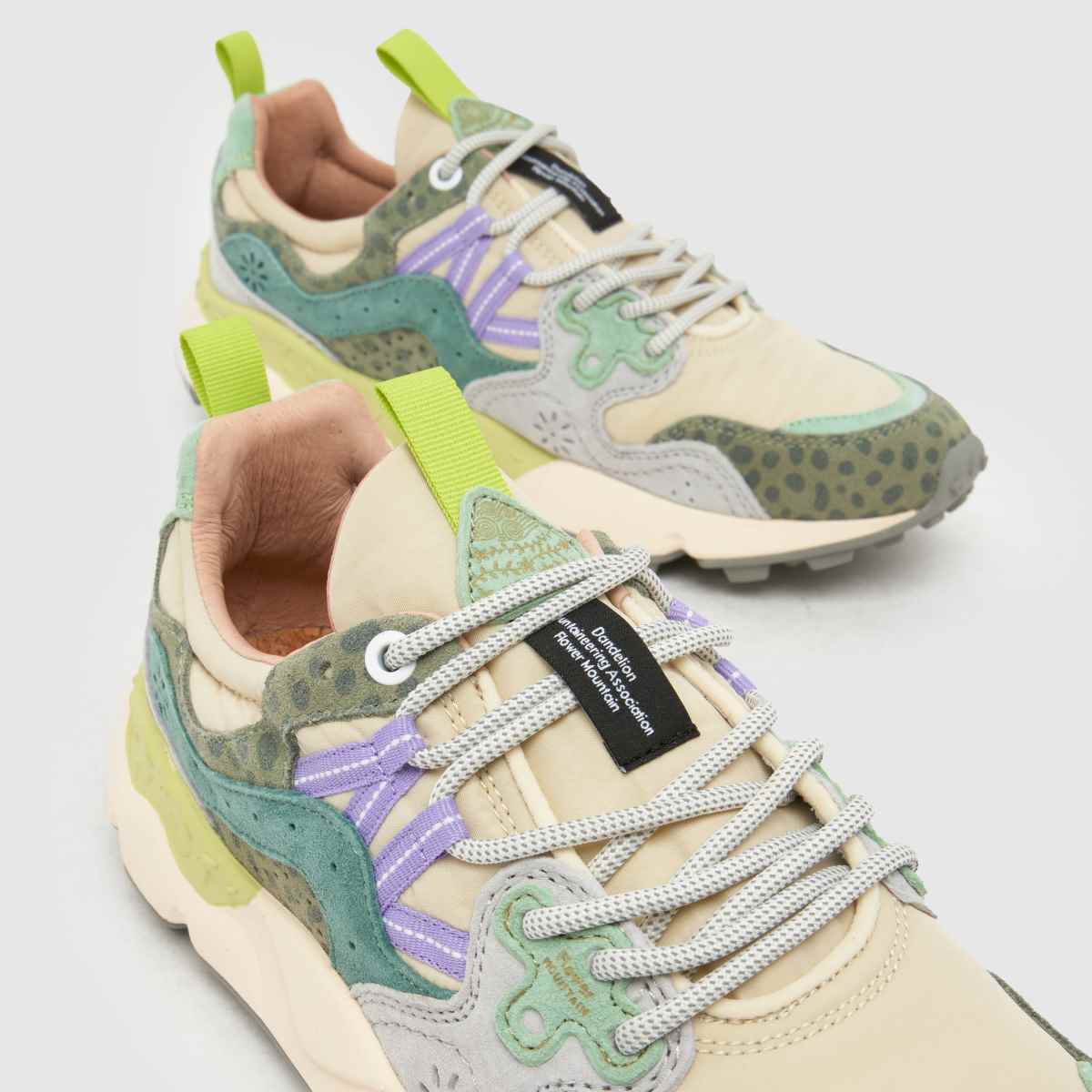 FLOWER MOUNTAIN Yamano 3 in Light Green FLOWER MOUNTAIN Yamano 3 4