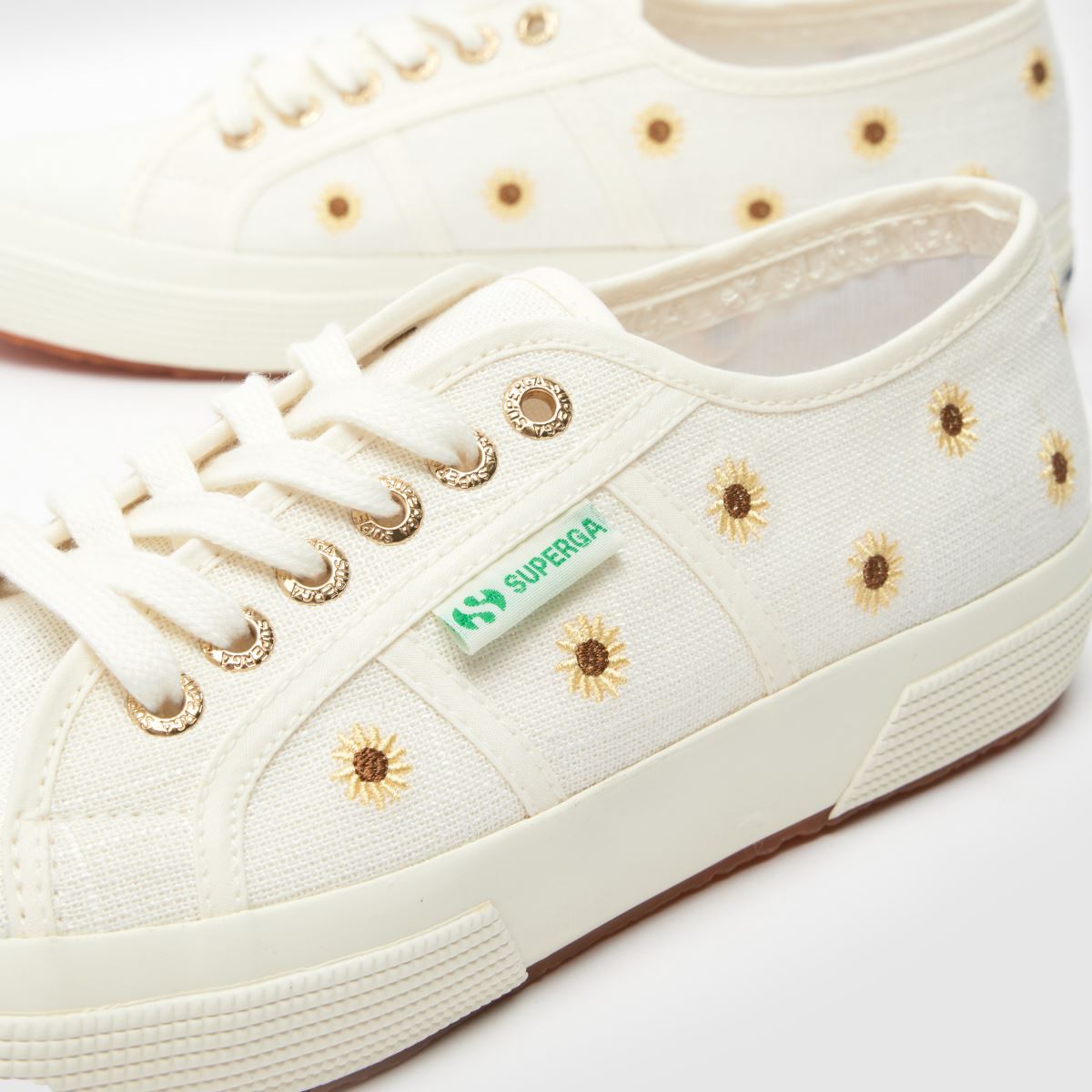 Superga 2750 Embroidery Sunflower in White & Yellow Superga 2750 Embroidery Sunflower 7