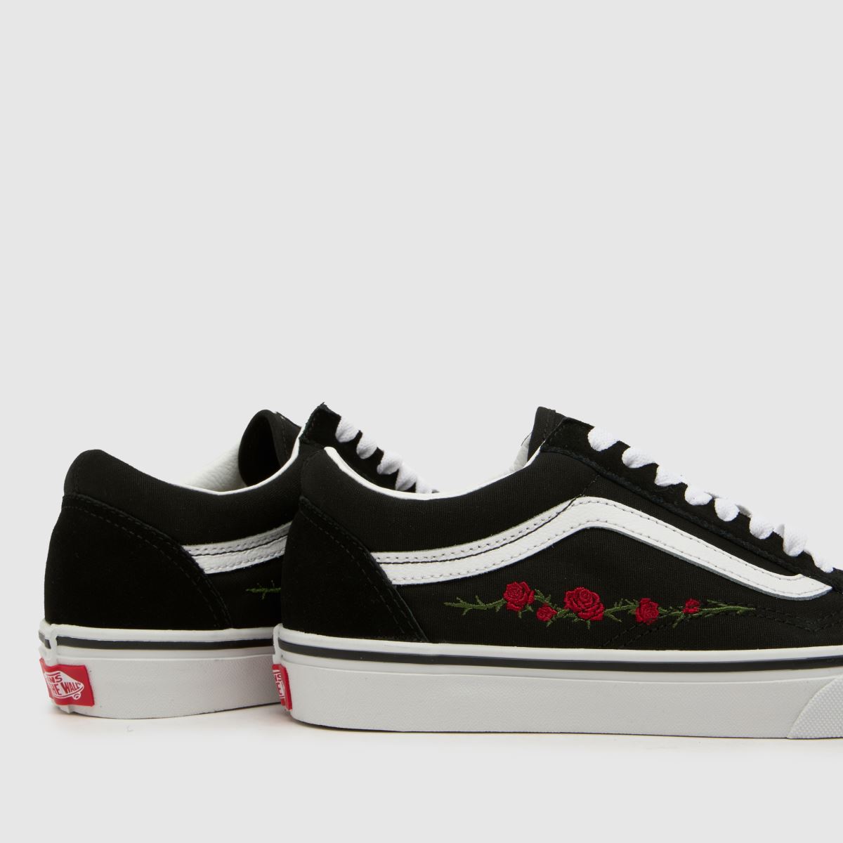 Vans Old Skool in Black & Red Vans Old Skool 7