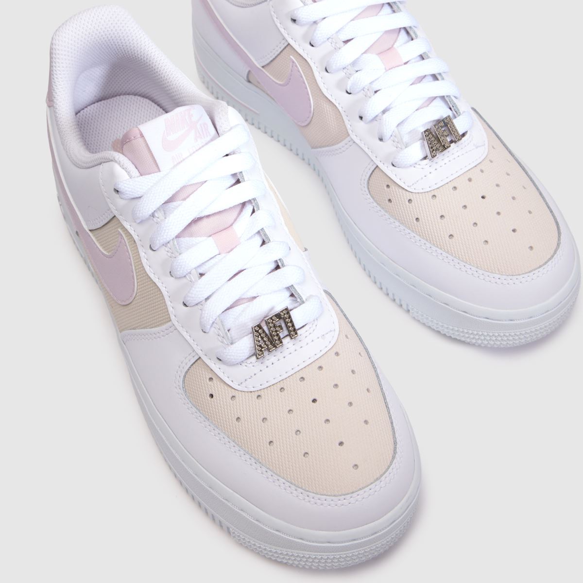 Nike Air Force 1 in White & Pink Nike Air Force 1 4