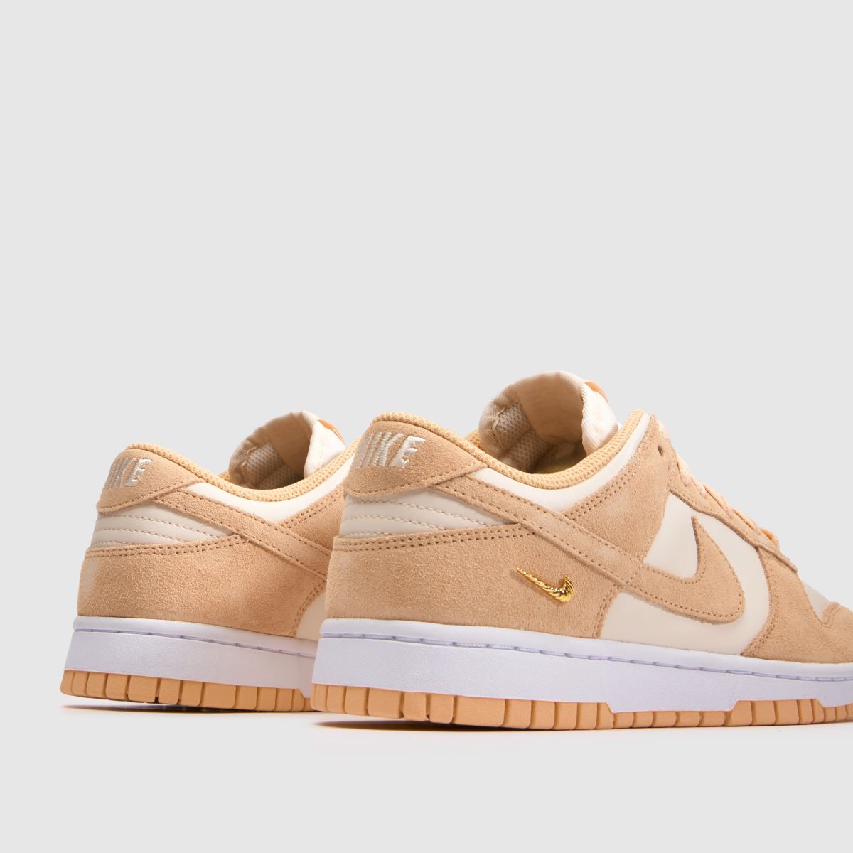Nike Dunk Low in Peach Nike Dunk Low 7