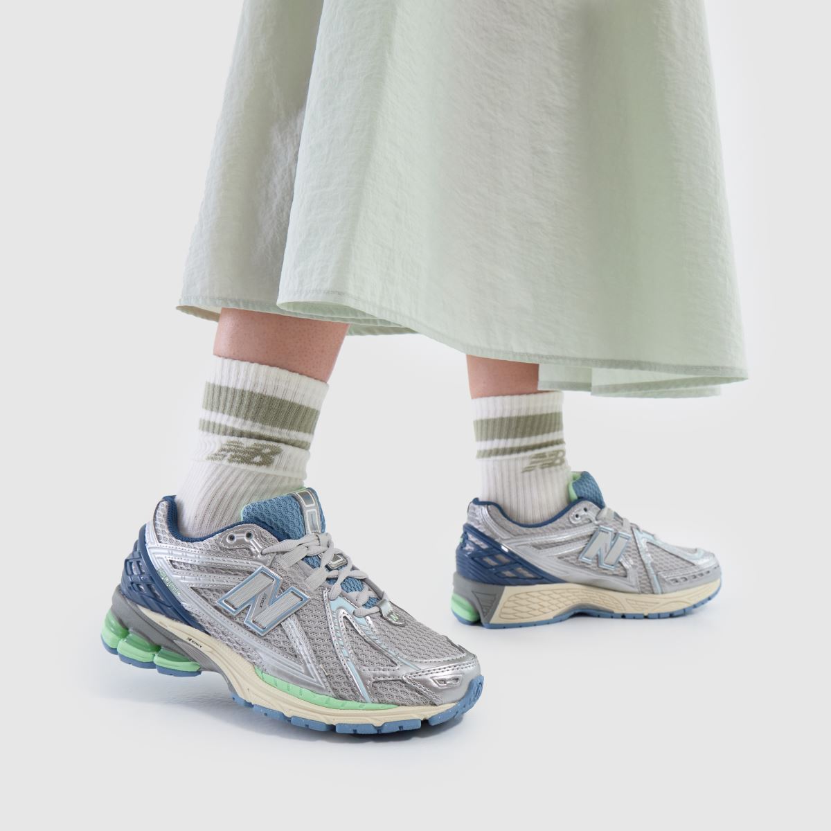 New Balance 1906 Trainers in Grey Multi