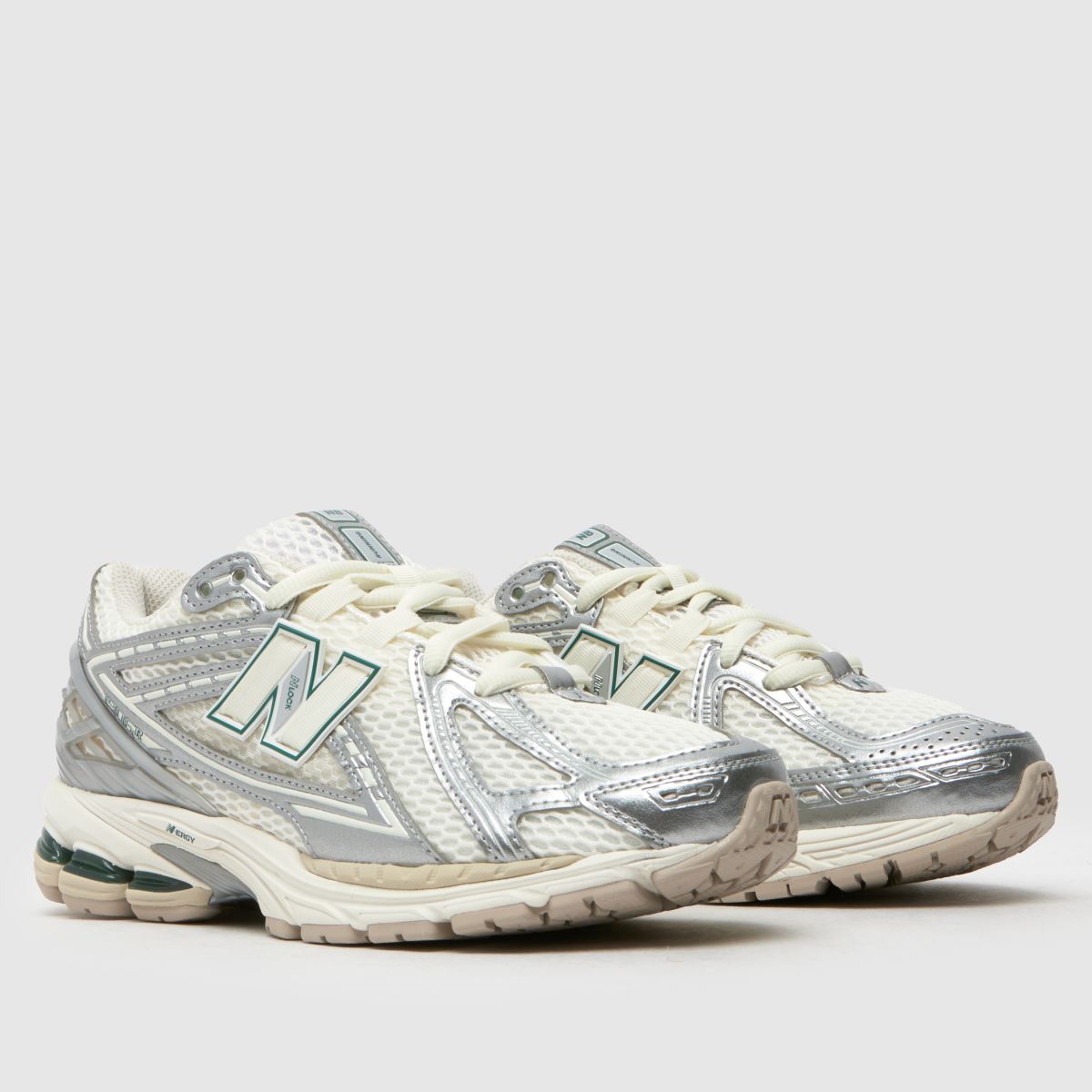 New Balance 1906 in White & Silver New Balance 1906 3