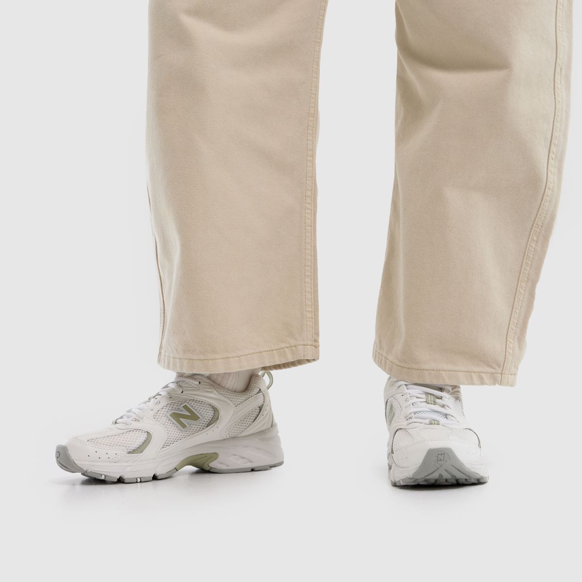 New Balance 530 in White & Green New Balance 530 8