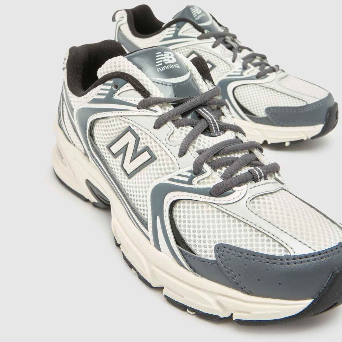 New Balance 530 in White & grey New Balance 530 4
