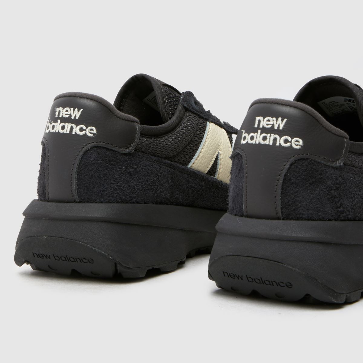 New Balance 370 in Black & White New Balance 370 7