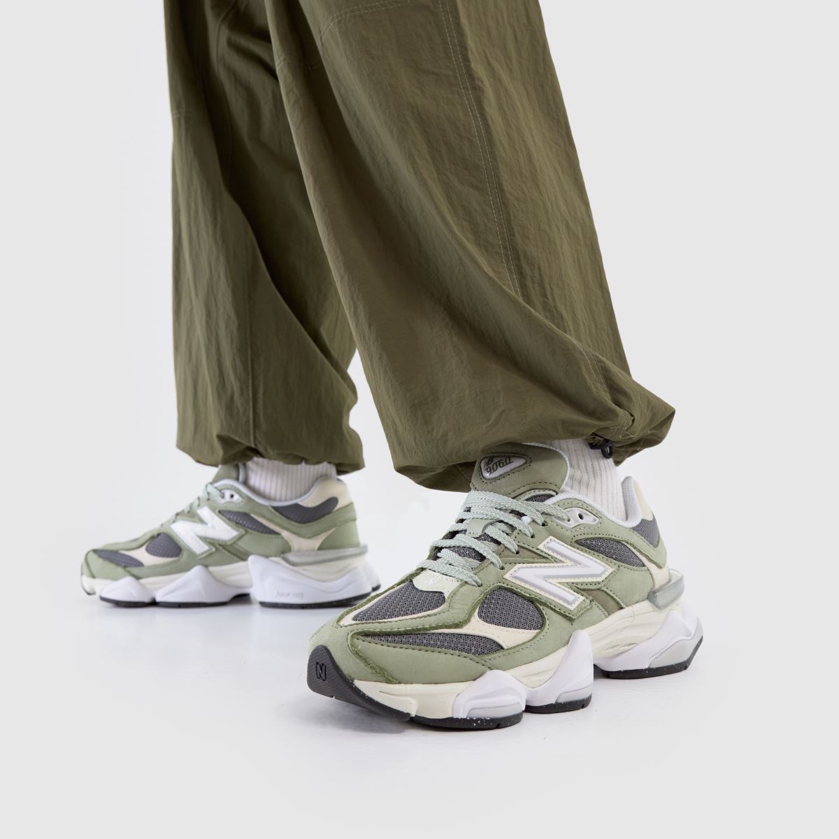 New Balance 9060 in Green Multi New Balance 9060 8