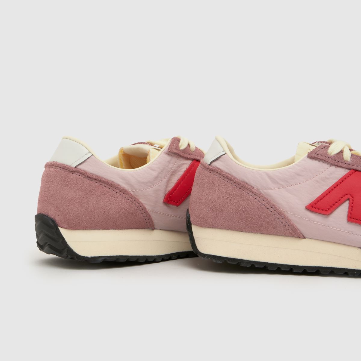 New Balance 471 in Pink Multi New Balance 471 7