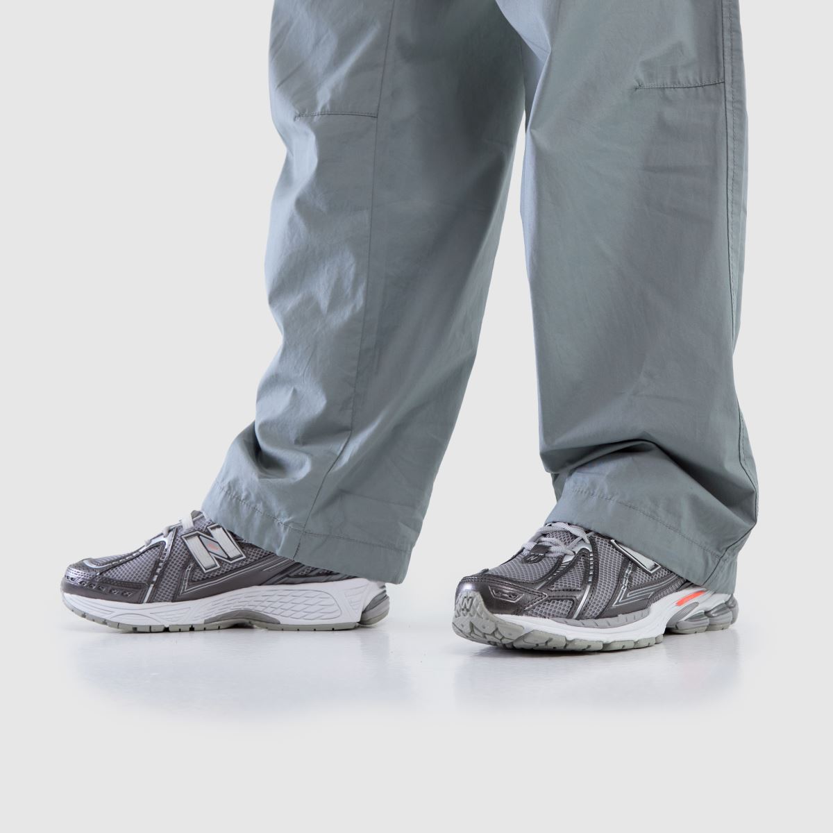 New Balance 1906 in Grey Multi New Balance 1906 8