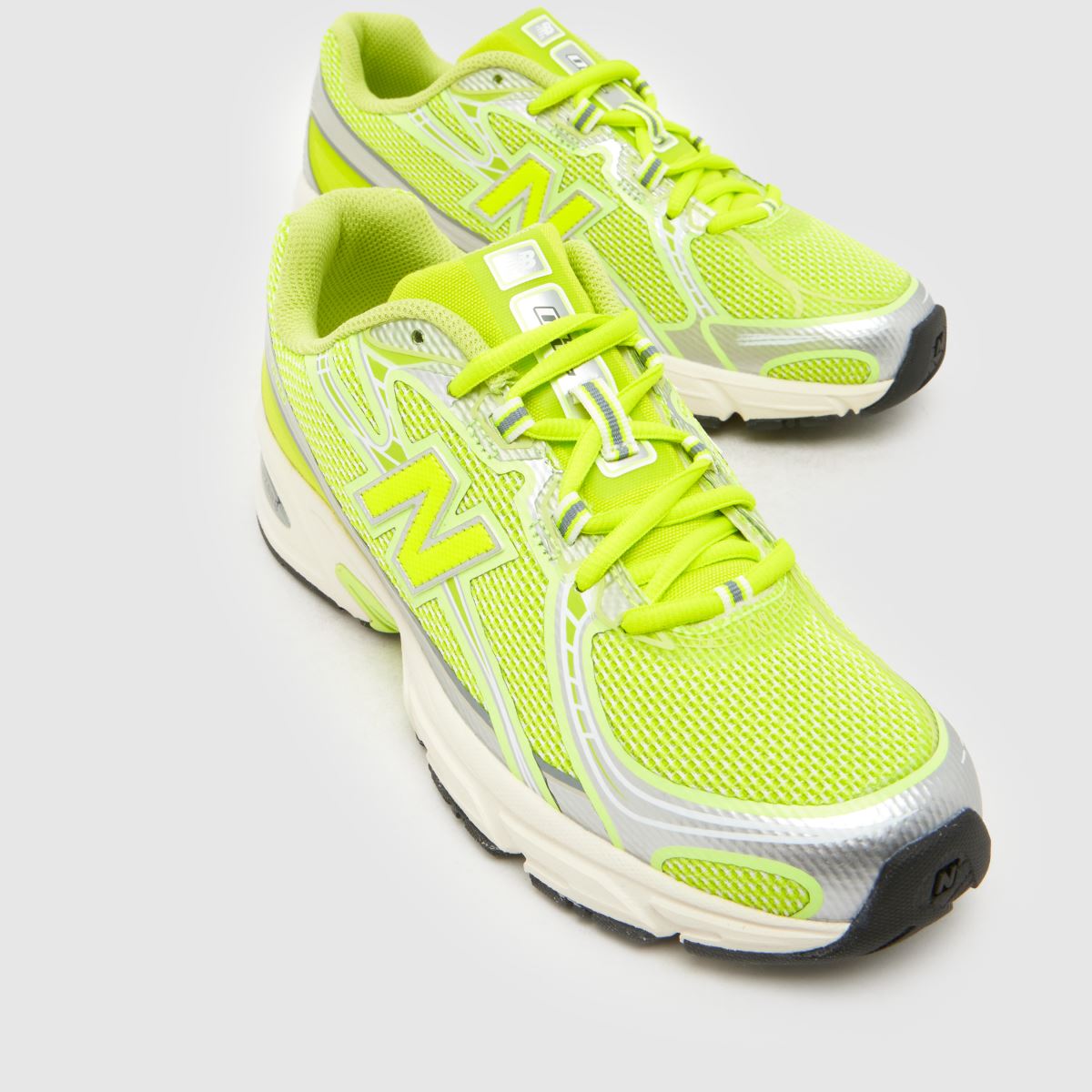 New Balance 740 in Yellow New Balance 740 4