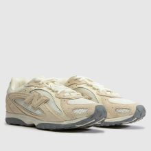 New Balance 204L in Angora & Linen New Balance 204L,2 of 4