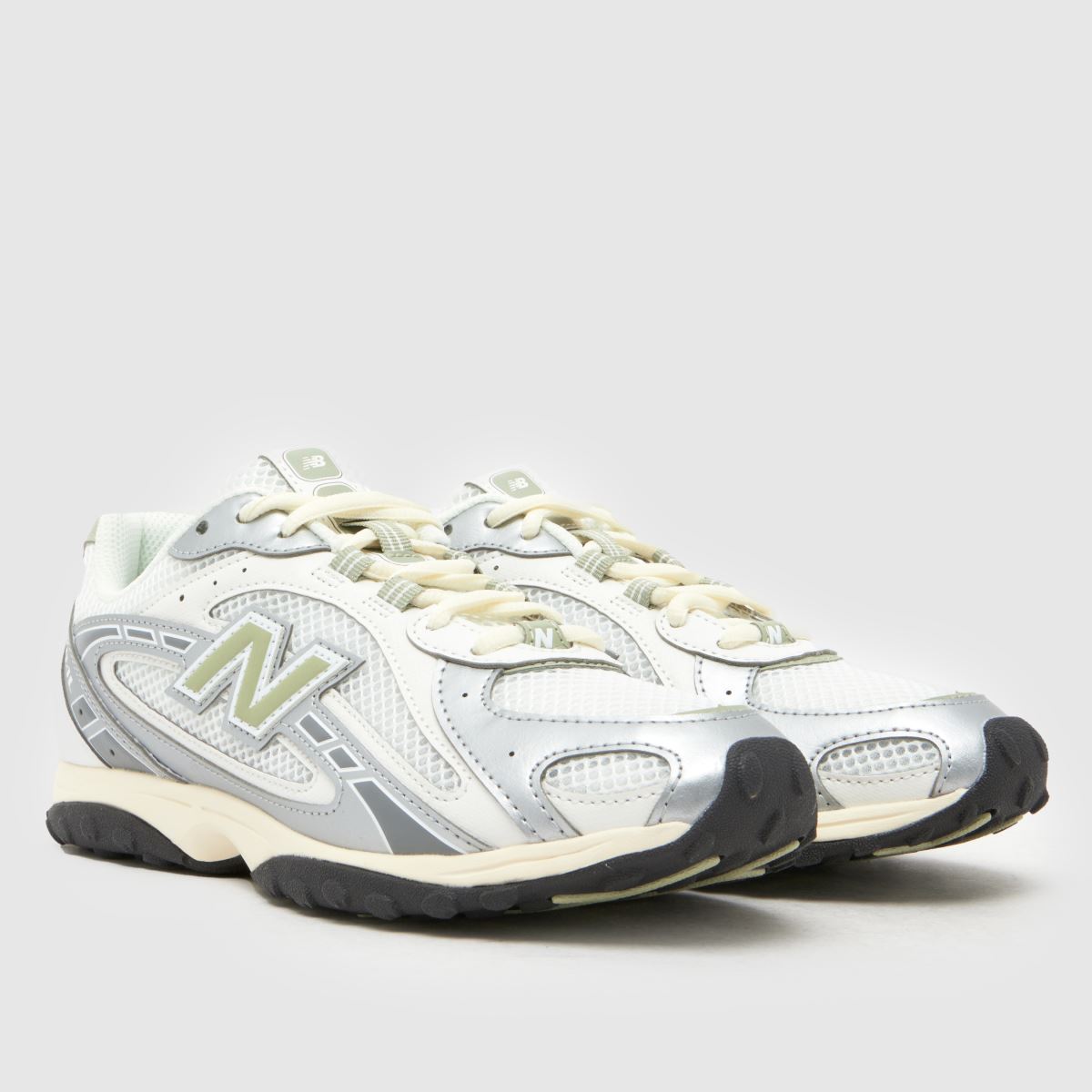 New Balance 204L in White & Green New Balance 204L 8