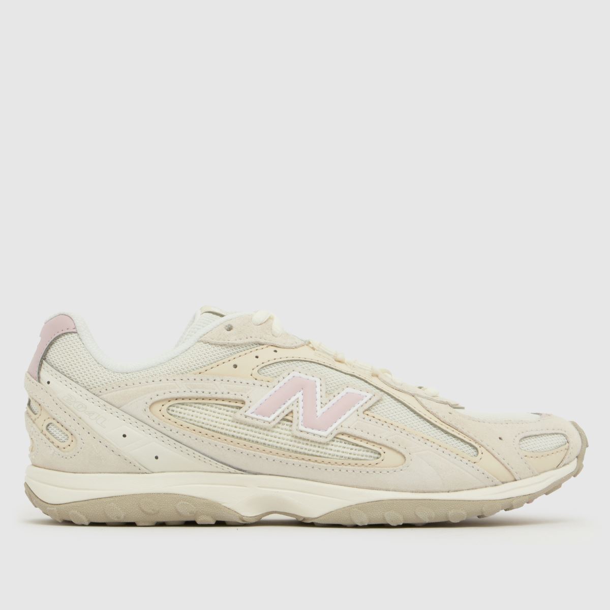 New Balance 204L Trainers in Sea Salt & Stone Pink