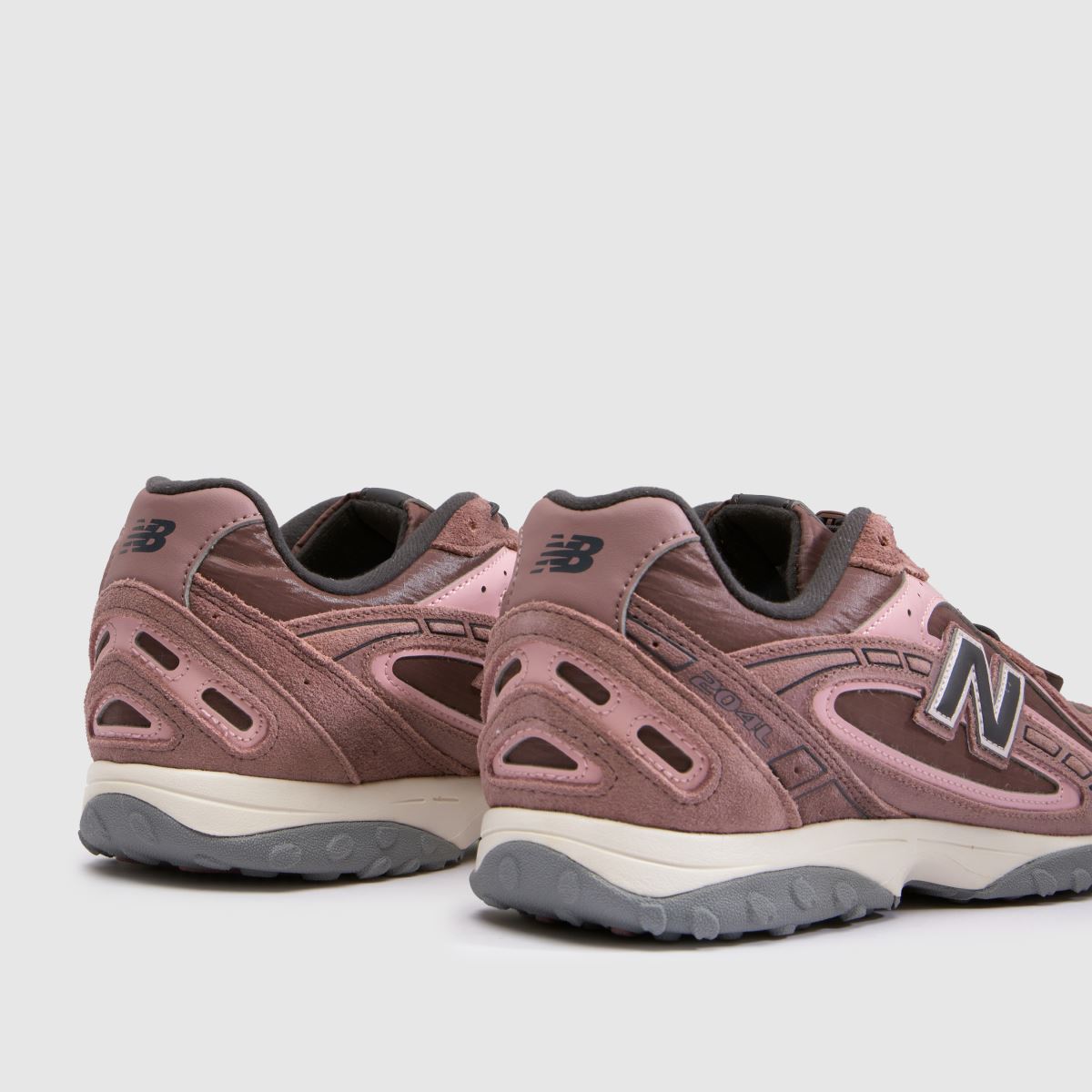 New Balance 204L in Pink New Balance 204L 7