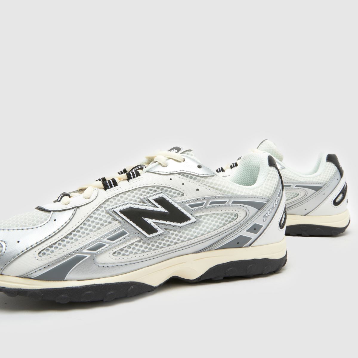 New Balance 204L in Black & Silver New Balance 204L 7