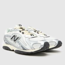 New Balance 204L in Black & Silver New Balance 204L,2 of 4