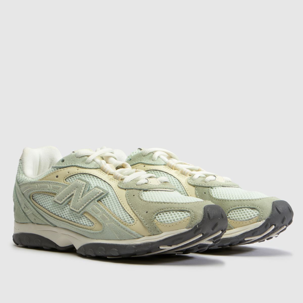New Balance 204L in Light Green New Balance 204L 3