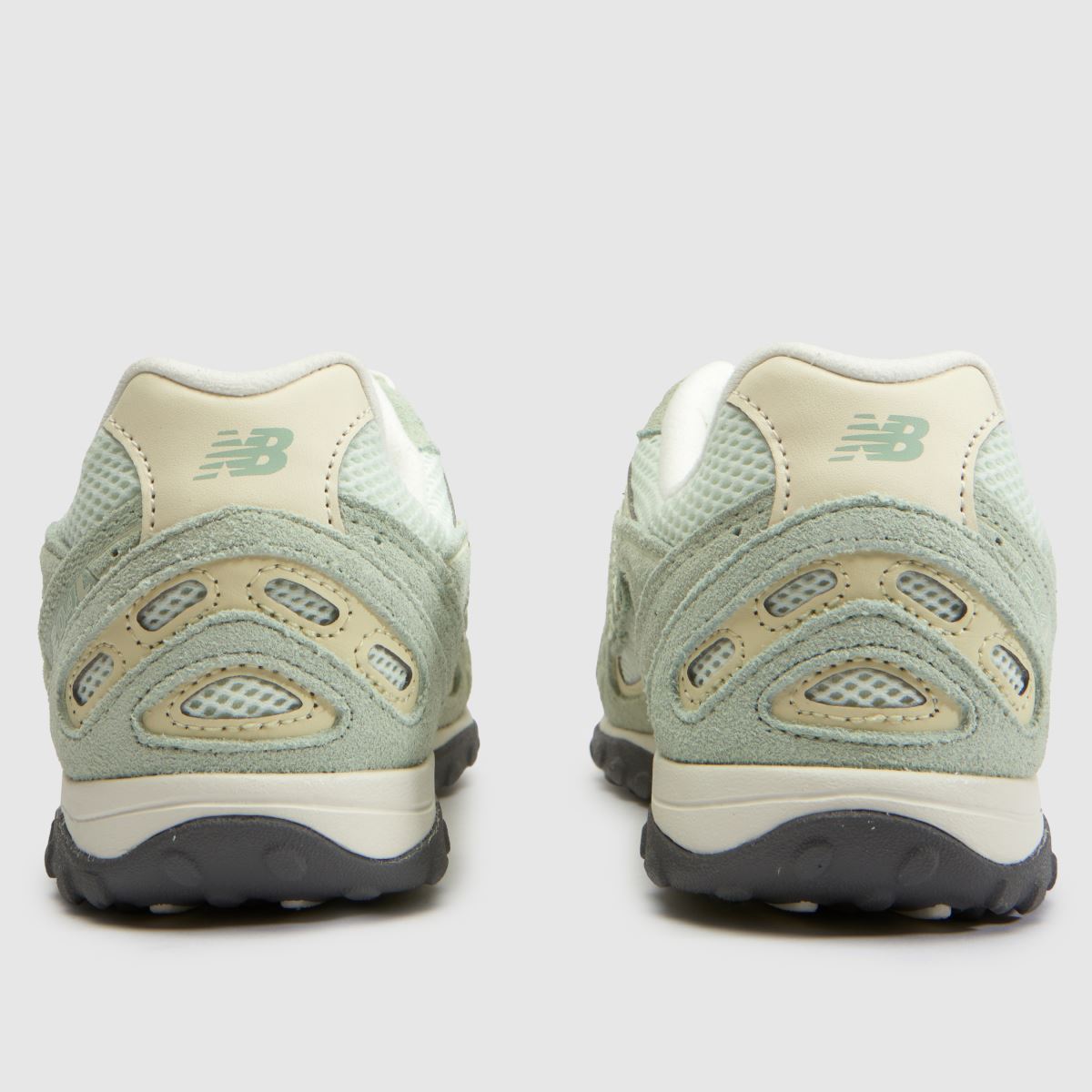 New Balance 204L in Light Green New Balance 204L 7