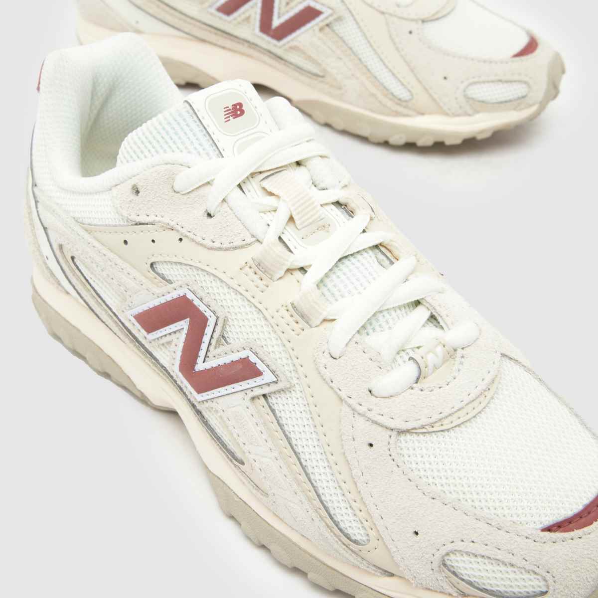 New Balance 204L in Sea Salt & Red Rock New Balance 204L 4