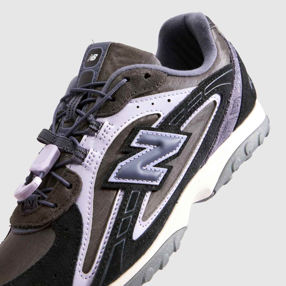 New Balance 204L in Black Multi New Balance 204L 4