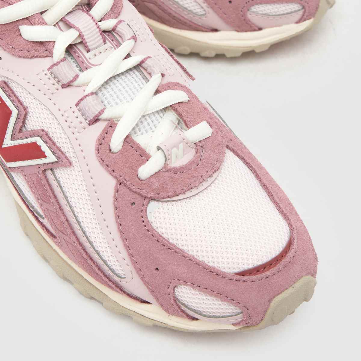 New Balance 204L in Pink Multi New Balance 204L 4