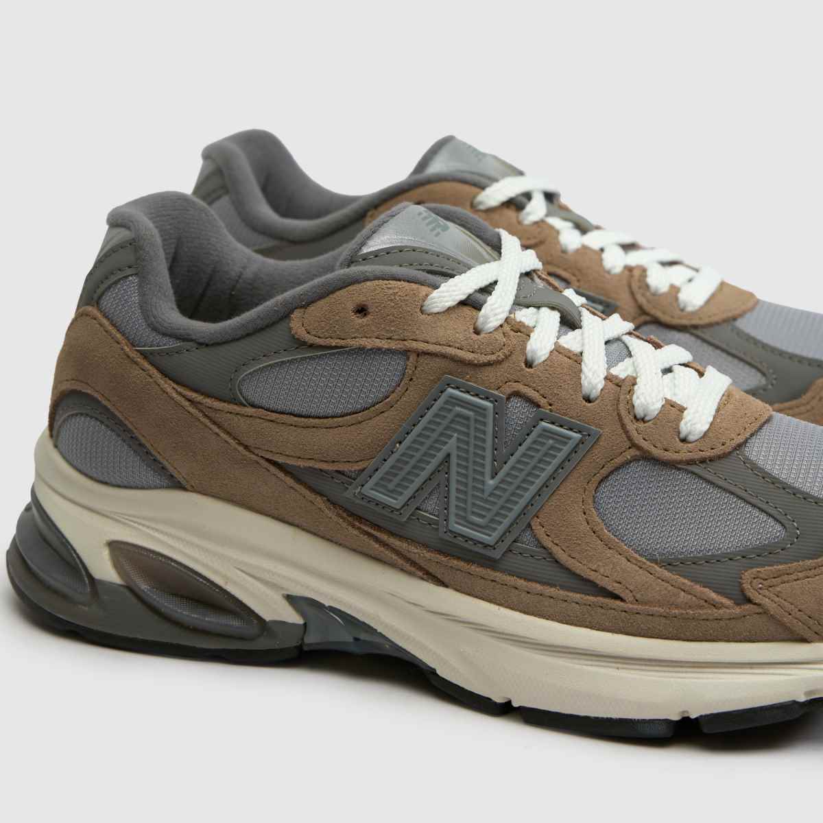 New Balance 2010 in Brown & Grey New Balance 2010 7
