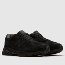 New Balance 2010 in Black New Balance 2010,2 of 4