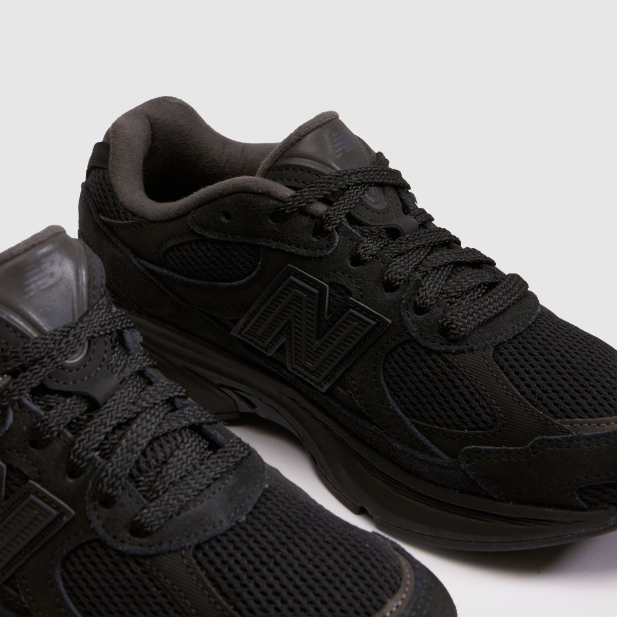 New Balance 2010 in Black New Balance 2010 4