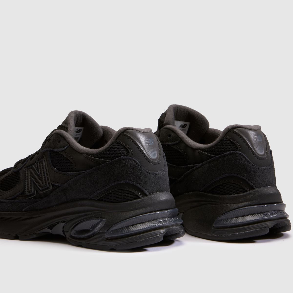 New Balance 2010 in Black New Balance 2010 7