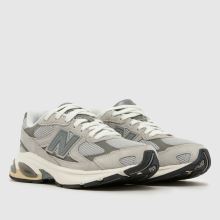 New Balance 2010 in Grey New Balance 2010,2 of 4