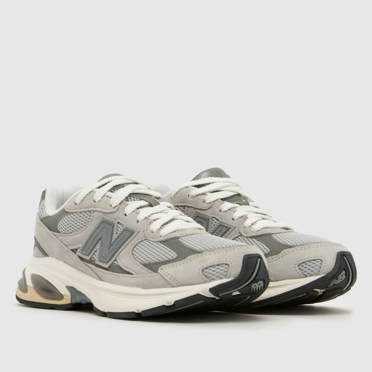 New Balance 2010 in Grey New Balance 2010 3