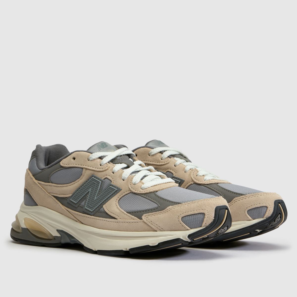 New Balance 2010 in Taupe New Balance 2010 3