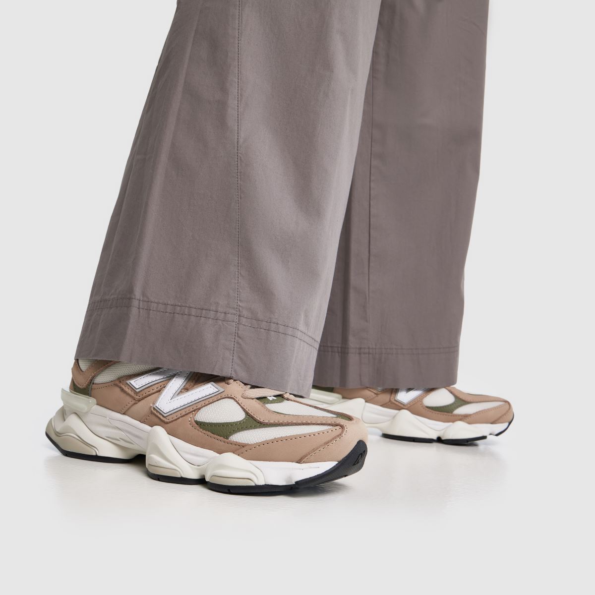 New Balance 9060 in Beige Multi New Balance 9060 8