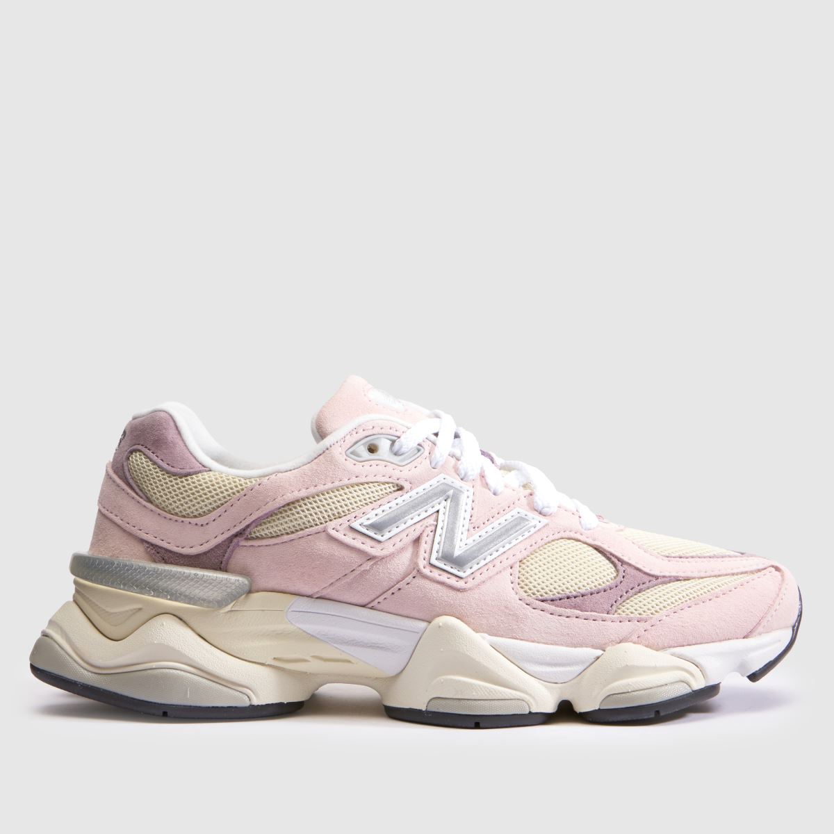 New Balance 9060 in Pale Pink New Balance 9060