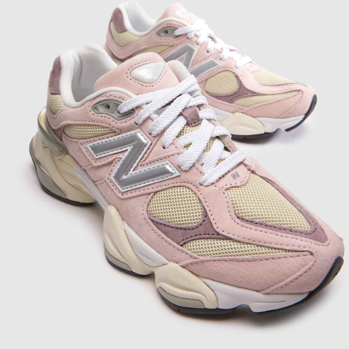 New Balance 9060 in Pale Pink New Balance 9060 4