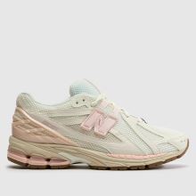 New Balance 1906 in Pale Pink New Balance 1906,1 of 4