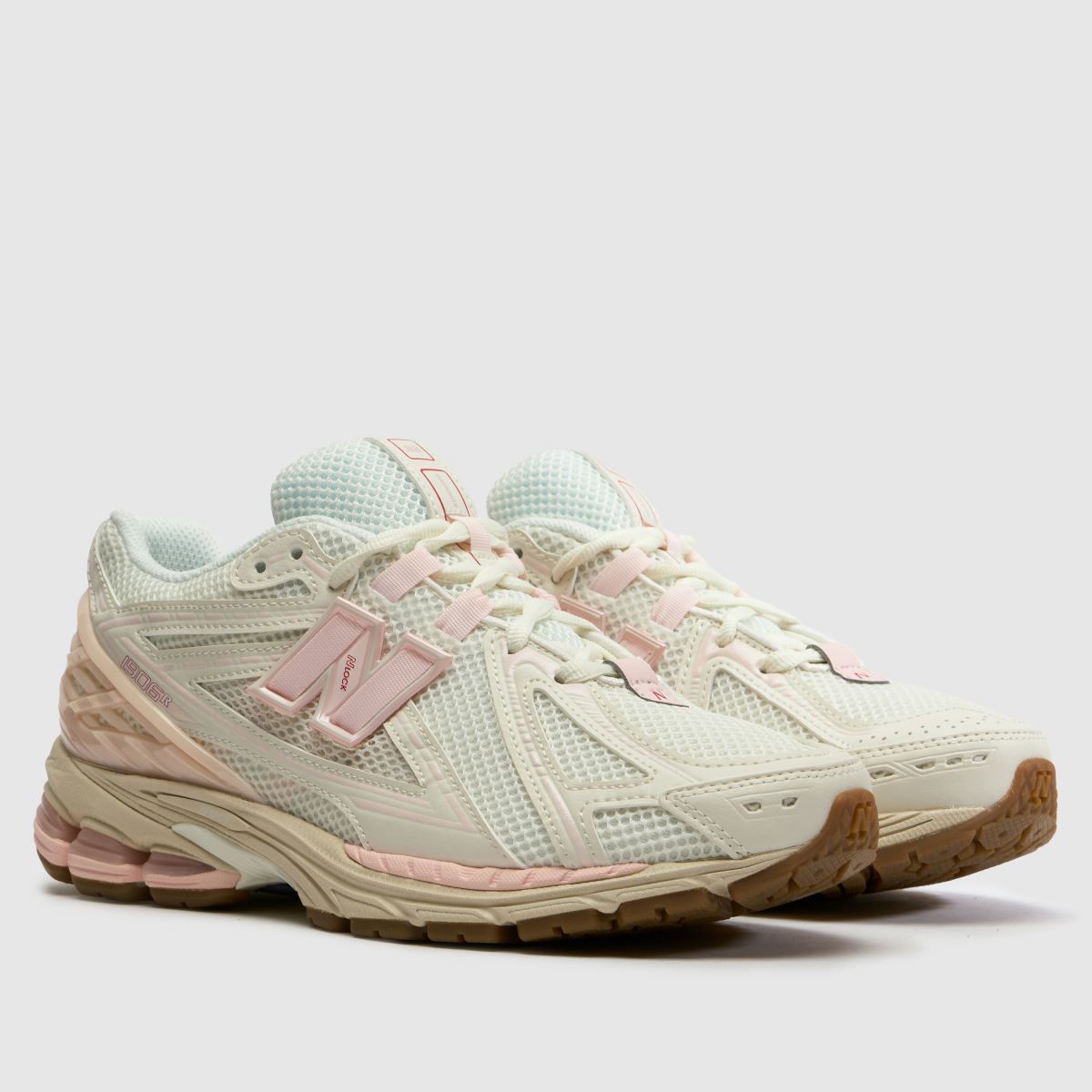 New Balance 1906 in Pale Pink New Balance 1906 3